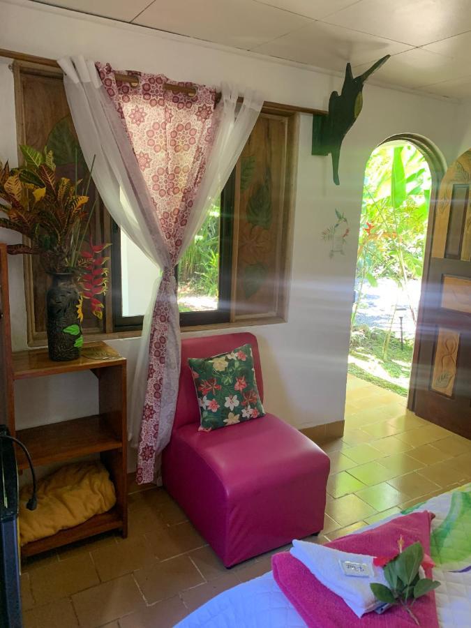 Cabinas Tito Cahuita Exterior foto
